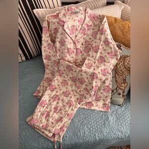 Floral Roses Pink and cream Pajama Set size M